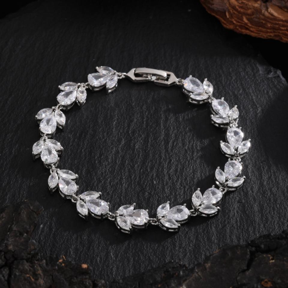 ZAKOL Exquisite Shiny Flowers Cubic Zirconia Bracelet Bangle for Women Silver Color Engagement Wedding Fashion Jewelry