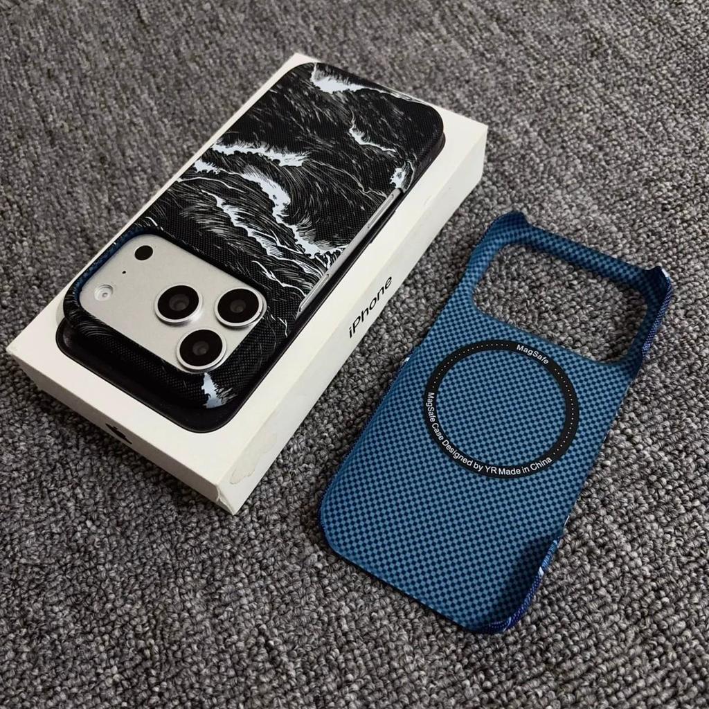Магнитный чехол из углеродного волокна для iPhone 17 Pro Max с текстурой Kevlar