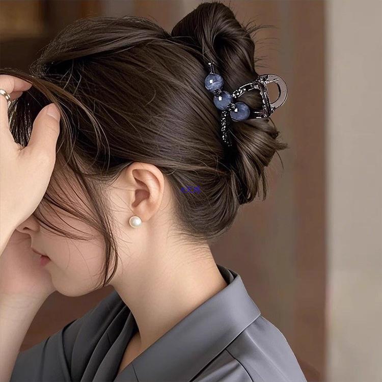 Трендовая заколка-краб среднего размера со стразами 2025 для женщин - Стиль легкой роскоши, Идеально подходит для волос небольшого объема