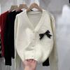 Вязаный кардиган, верхняя одежда для женщин, осенне-зимний новый свитер с бантом, корейский свободный свитер с v-образным вырезом и пуговицами в форме сердца, женский топ