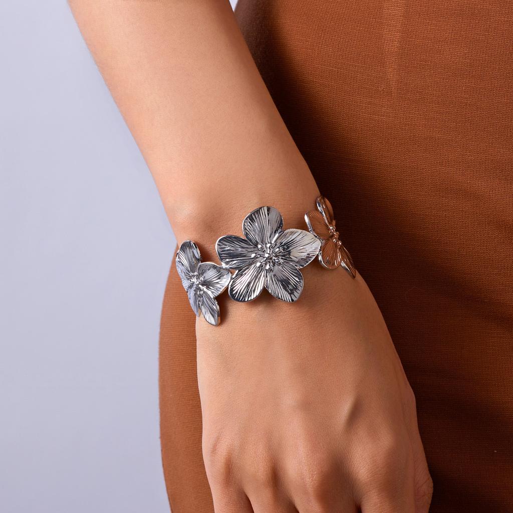High Quality Stainless Steel Hollow Flower Butterfly Open Wide Bracelet Gold Plated Adjustable Cuff Bracelets For Women Jewelry