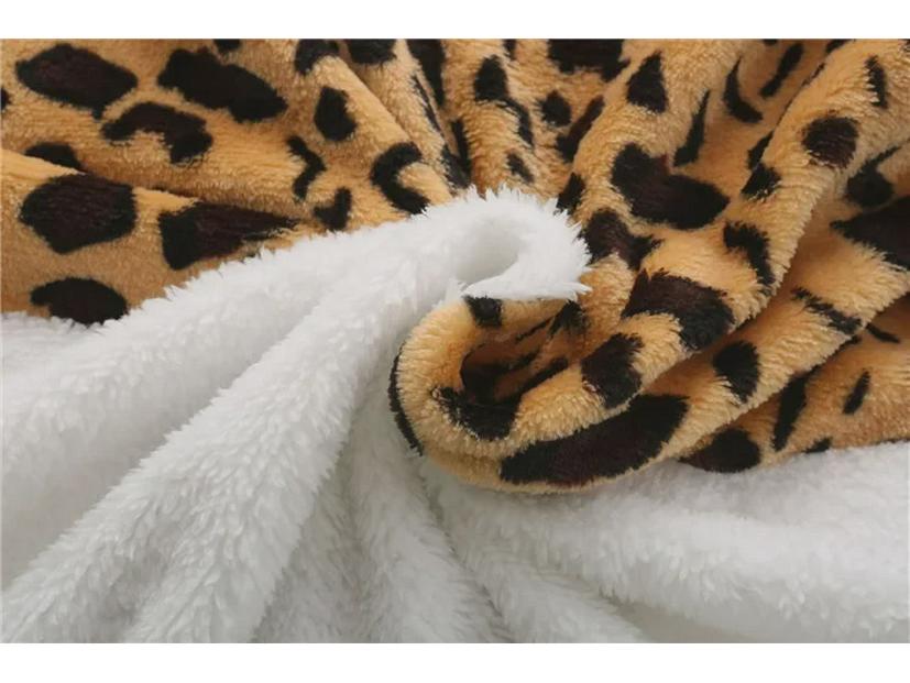 Женский пушистый свитер с капюшоном и леопардовым принтом - Коллекция зима 2021 г.