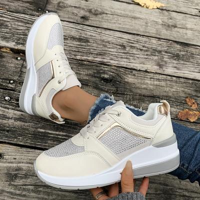 Европейские и американские спортивные женские туфли больших размеров для отдыха на весну и лето, новые повседневные туфли на толстой подошве с наклонным каблуком, со шнуровкой, со стразами