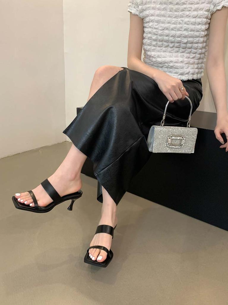 Мода Модные женские тапочки-слайды на шпильках с тонким каблуком, черные, серебристые, белые, летние туфли-мюли на открытом воздухе, сексуальные сандалии, тапочки-слайды