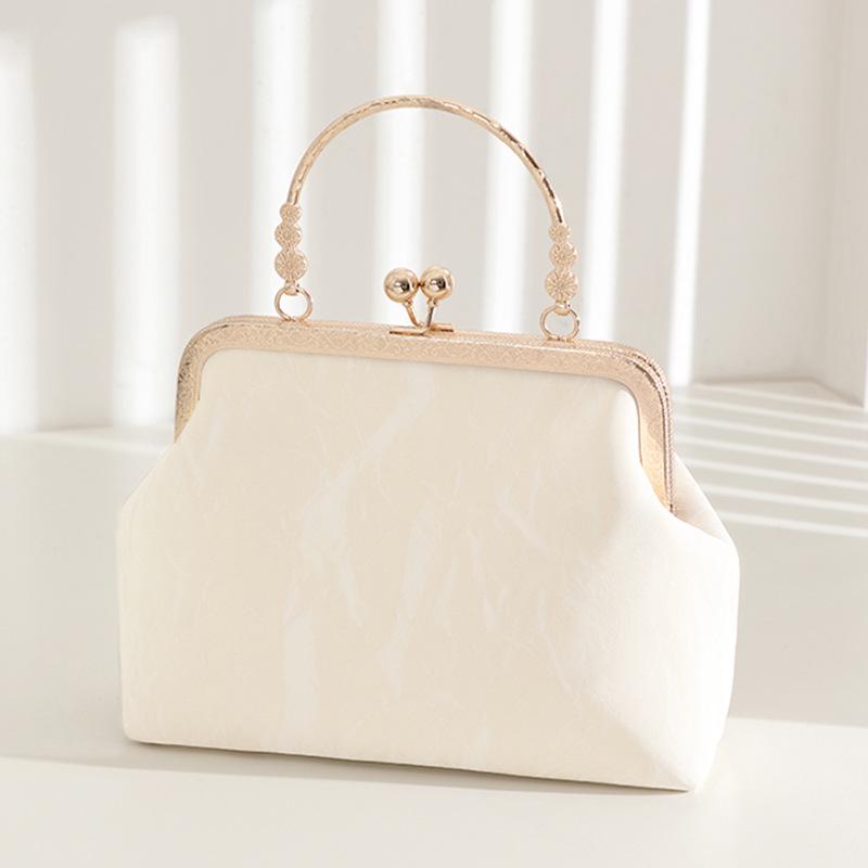 Элегантная квадратная сумка кроссбоди с жемчугом: Новый китайский стиль для универсальных вечеров