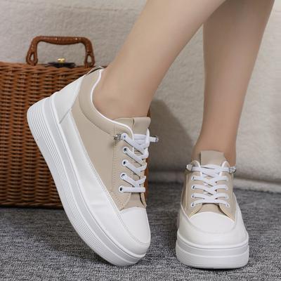 Женские дышащие летние белые туфли на платформе 2024 года, новые легкие повседневные спортивные туфли из резины для женщин, на шнуровке, вулканизированные туфли