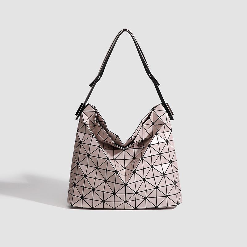 2024 Spring/Summer Geometric Diamond Tote: Versatile, Spacious, Commuter-Friendly Shoulder Bag