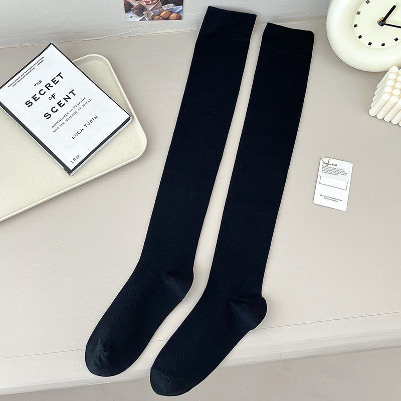 Компрессионные гольфы выше колена в японском стиле черного и белого цвета для прыжков и фитнеса