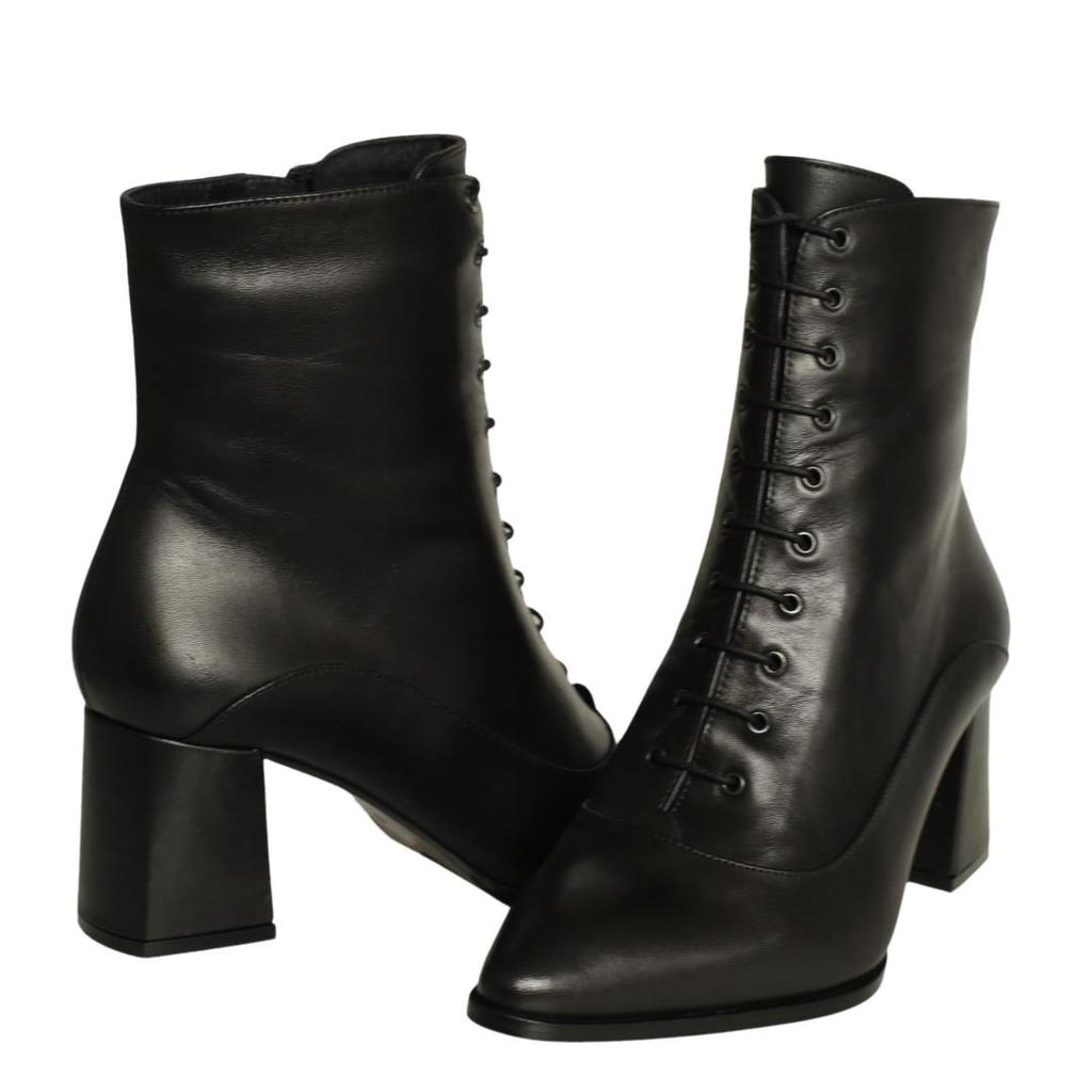 Женские сапоги из натуральной кожи на высоком каблуке