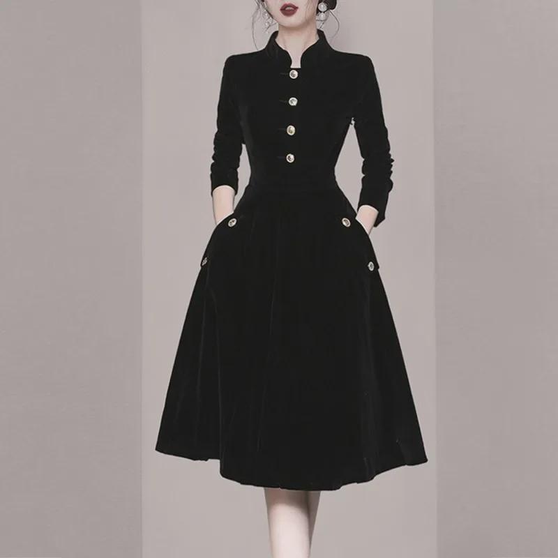 Платье-свинг в стиле ретро Хепберн: Весенний светский шик 2023 года с воротником-стойкой