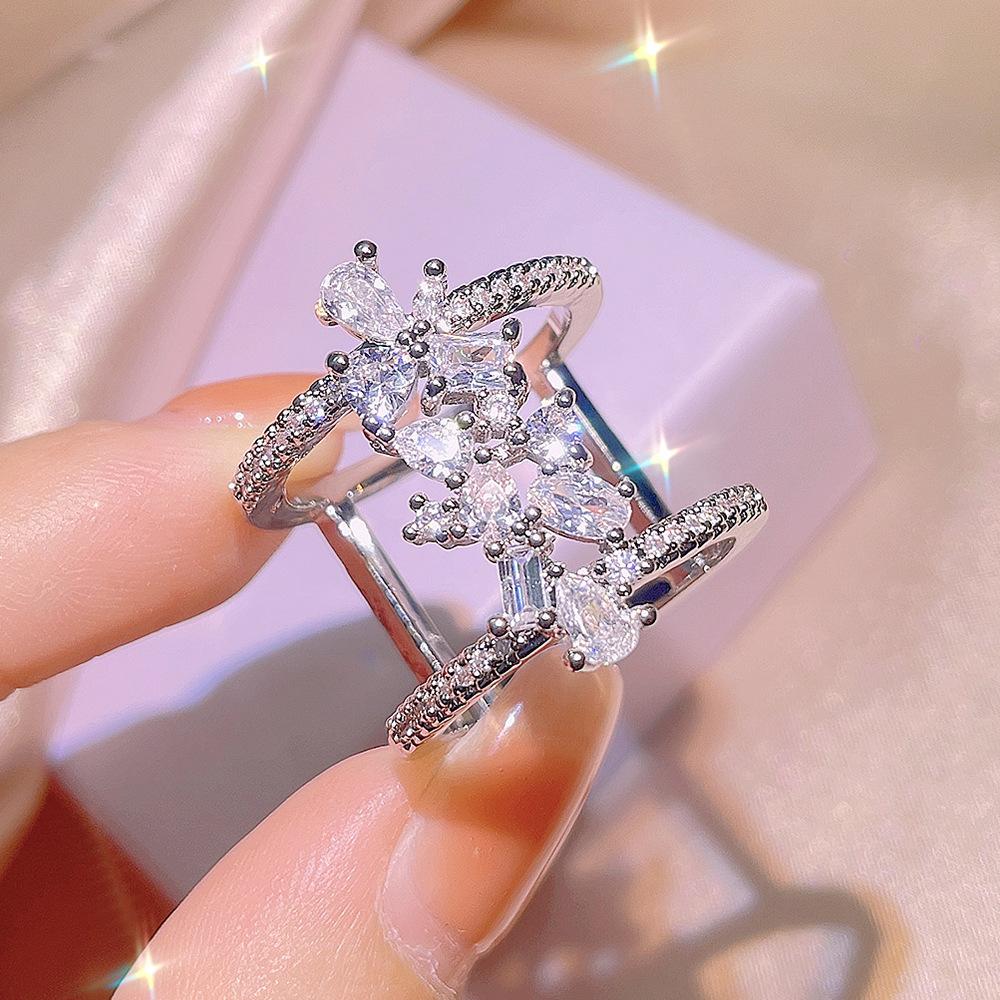 Silver New Flower White Zircon BlingBling Geometric Ring Ladies Party Birthday Fashion Jewelry Gift