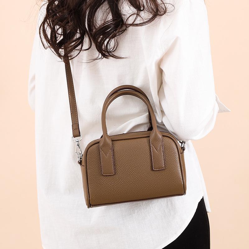 Simple Small Square Bag, Women's Tide and 2025 New Textured Large-capacity Bowling Bag, Commuter Messenger Bag