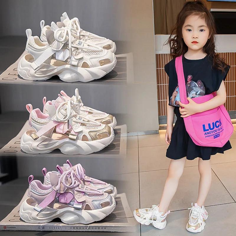 Детские теннисные туфли с выемками 2024 года, летняя новая спортивная обувь для девочек и мальчиков, сетчатая дышащая универсальная обувь для отпуска