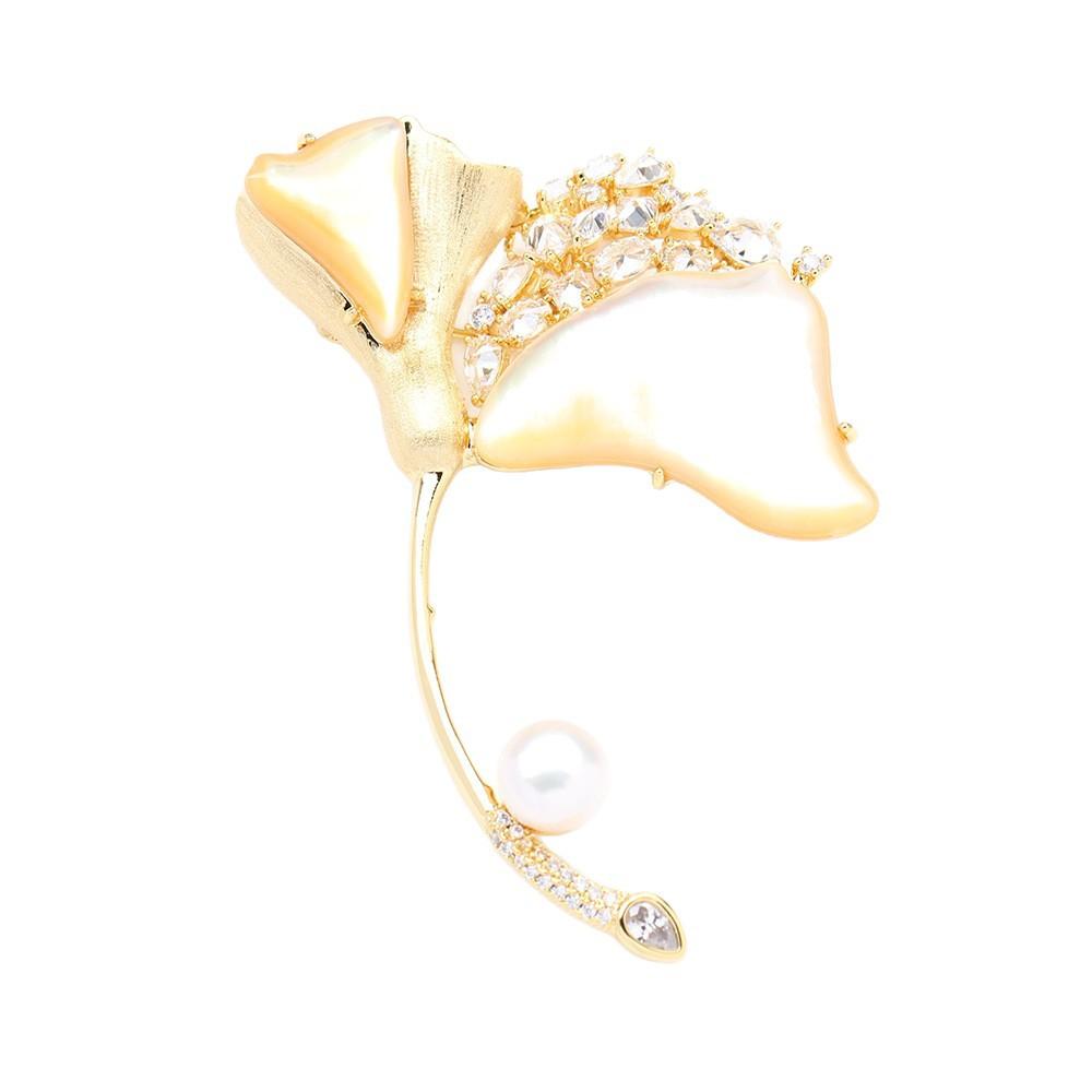 Ювелирные изделия Высококачественная натуральная брошь-булавка с изображением желтой рябчики и гинкго билоба Элегантная легкая роскошь Жемчуг пресной воды Алмазный лист Булавка Женская