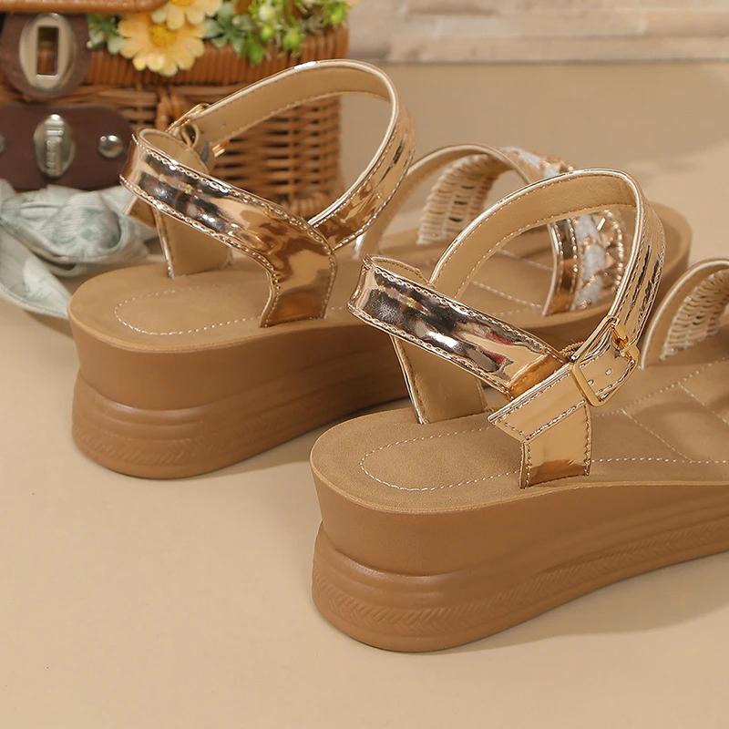 Мода Мода Золотые Босоножки на Платформе Женские 2025 Лето Нескользящие Платформенные Сандалии Женские Легкие С Пряжкой на Щиколотке Sandalias Mujer Большой Размер