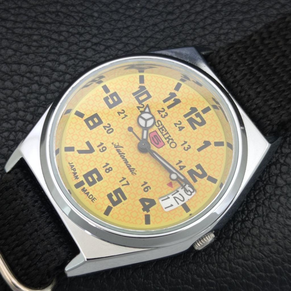 ВИНТАЖНЫЕ АВТОМАТИЧЕСКИЕ SEIKO 5 ВОССТАНОВЛЕННЫЕ ЯПОНСКИЕ МУЖСКИЕ ЧАСЫ С ЖЕЛТЫМ ЦИФЕРБЛАТОМ a443858-1
