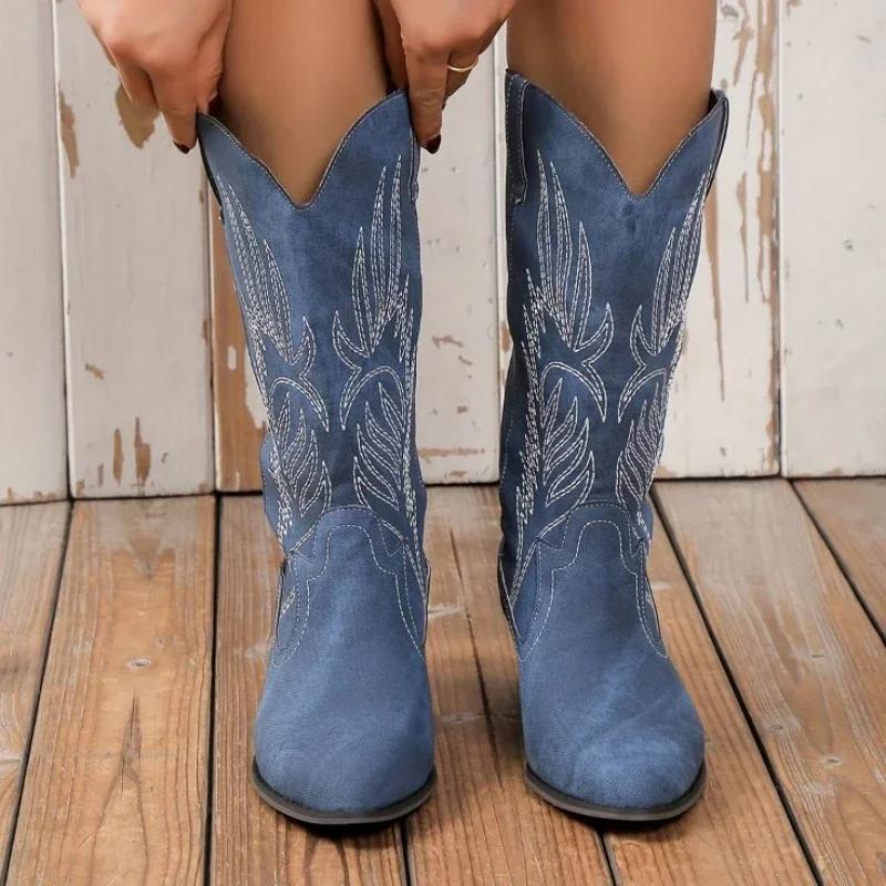 Женские сапоги в стиле ретро на среднем каблуке — универсальные сапоги до середины голени с острым носком и вышитым V-образным вырезом на массивном блочном каблуке