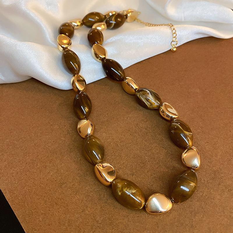 Винтажное ожерелье Maillard из смолы овальной формы с бусинами для женщин - Шикарный европейский/американский стиль, Идеально для свитера или цепочки для ключиц