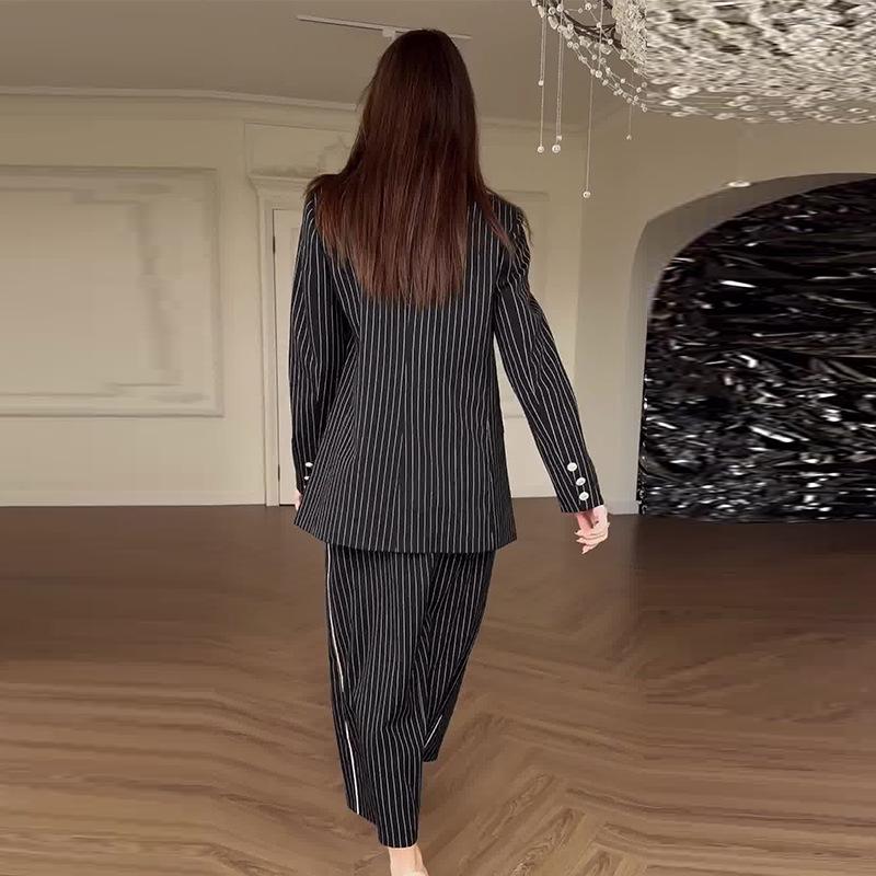 Женский однотонный костюм с лацканами и элегантная юбка миди на осень 2024