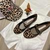Модные новые дизайнерские женские туфли на плоской подошве с круглым носком и леопардовым принтом, повседневные дышащие туфли без застежек на плоской подошве для отдыха на природе в стиле Мэри Джейн