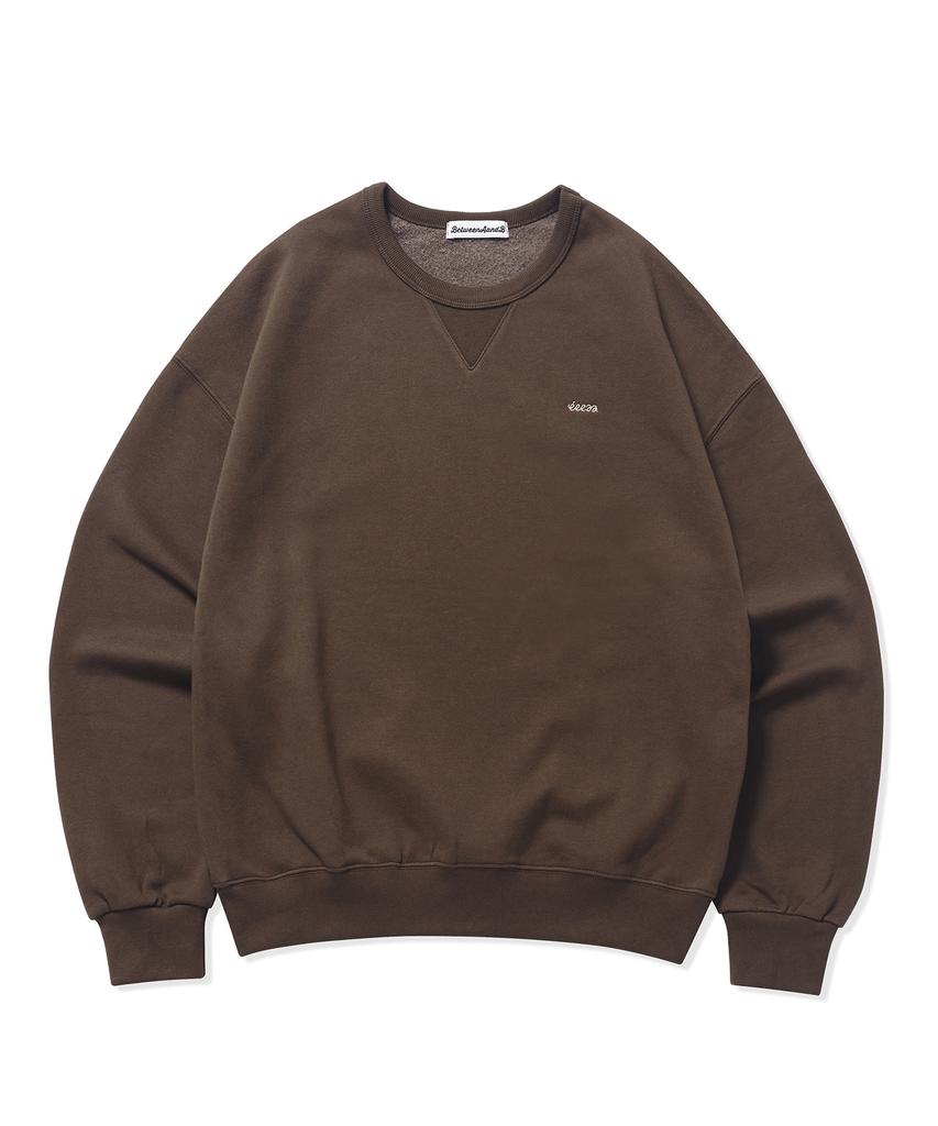 BETWEEN A AND B Eeeaa Heritage V Sweatshirt [Brown]