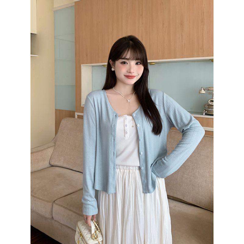 New Arrivals for Plus-Size Women: V-Neck Korean-Style High-End Cardigan, Versatile, Slimming, Covering the Body, Lightweight Sun-Protection Jacket