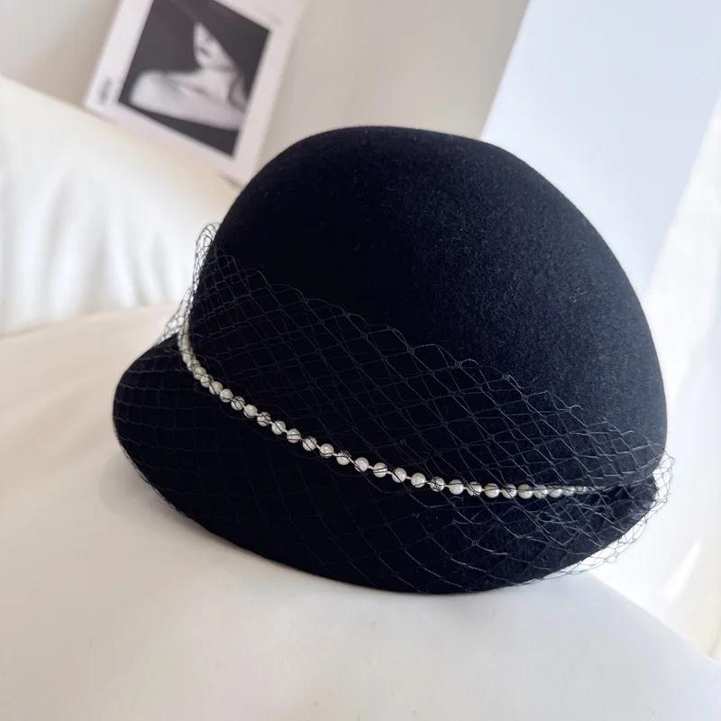 Хепберн Ветер после плиссированной шляпы рыбака Высококачественная австралийская шерстяная шляпа Модный французский сетчатый берет с жемчужной цепочкой