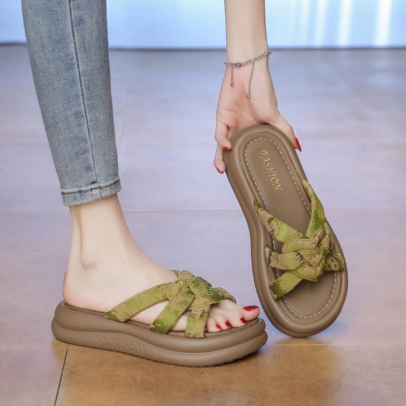 Модная обувь Женские тапочки для бассейна Шлепанцы Pantofle Мягкие Пляжные 2025 Лето Повседневные Тапочки Женская Летняя Обувь Сланцы