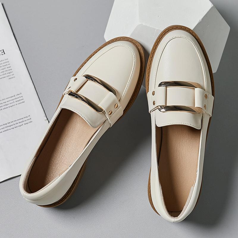 Женские лакированные туфли