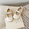 Обувь для девочек из кожи для вечеринки, свадьбы, детская обувь с мелкими складками, детские мокасины на плоской подошве, нескользящая обувь 2024 года, осень-весна