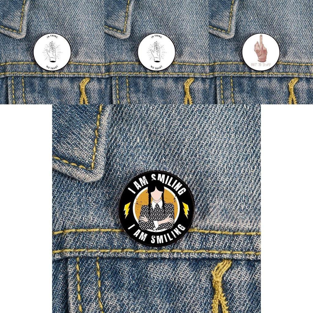 Брошь Уэнсдей Аддамс Вещь Уникальный значок для наряда