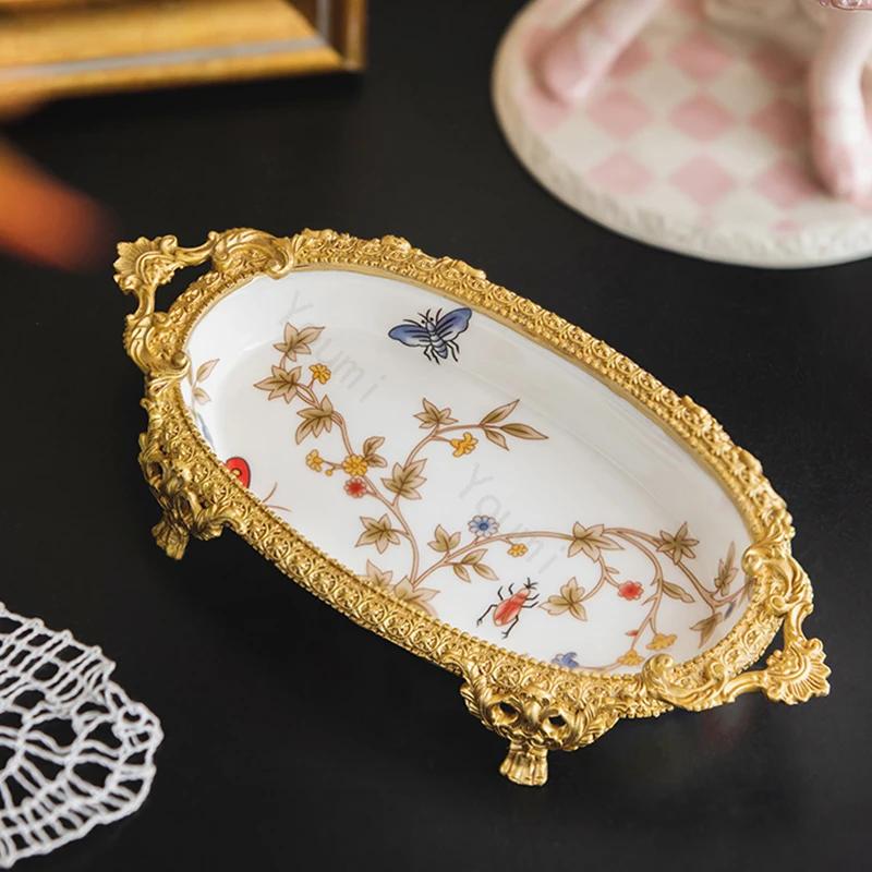 Легкие роскошные латунные стеклянные подносы Французский дворец Резные серьги Поднос для хранения ювелирных изделий Организация входа в дом Декоративный поднос