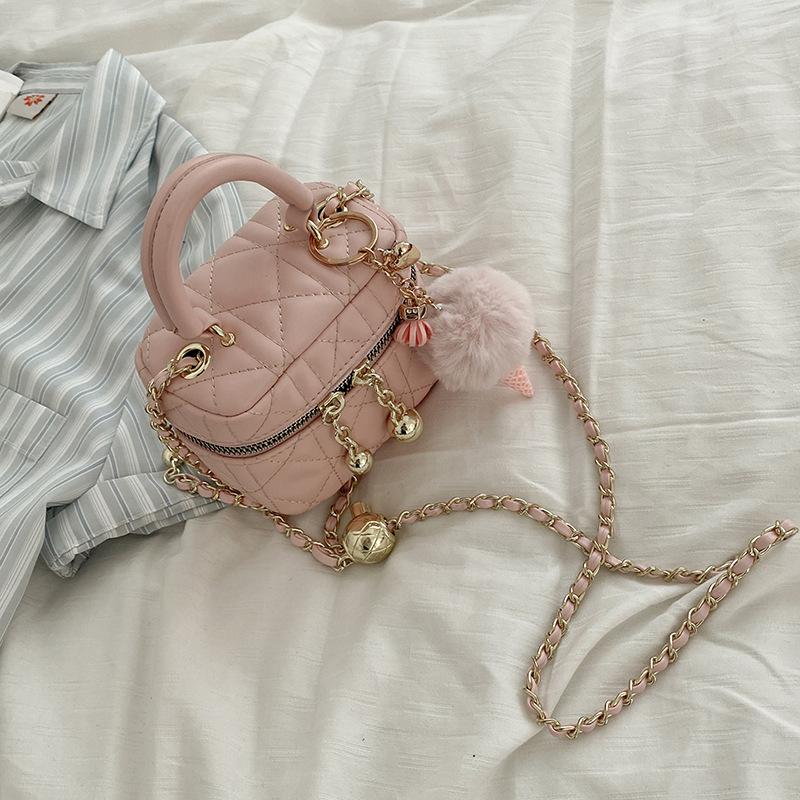 Портативная маленькая квадратная сумка, женская летняя сумка 2023, новая модная модная сумка с ромбовидной цепочкой, универсальная сумка-мессенджер с нишевой текстурой