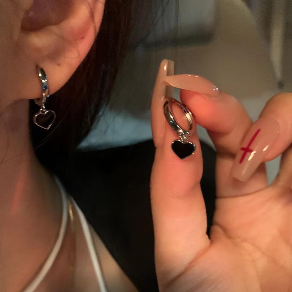 Black Color Geometric Heart-shaped Earrings for Women Girls Fashion Hollow Heart Hoop Earrings Zircon Accessories 2023