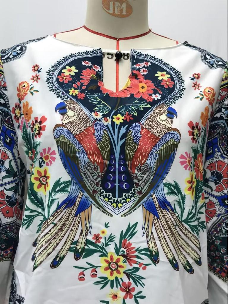 Женский топ с рукавами-фонариками и цифровым принтом весна/лето 2025 г.