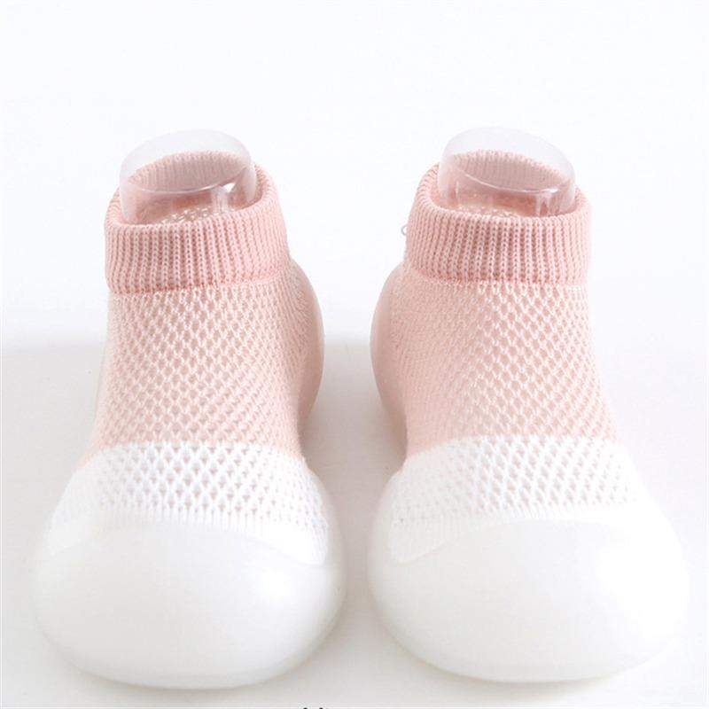 Обувь для малышей. Нескользящие носки с полостями. Туфли на мягкой подошве. Детские носки. Симпатичная обувь.
