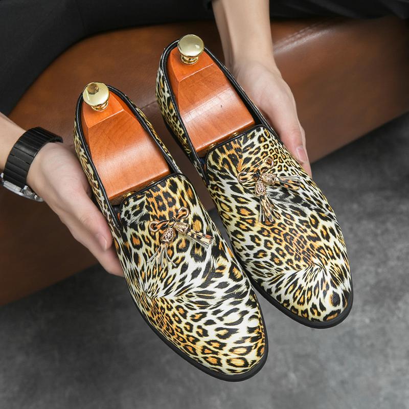 Новые мужские модельные кожаные туфли с леопардовым принтом, роскошные модные свадебные туфли для жениха, мужские туфли в английском стиле