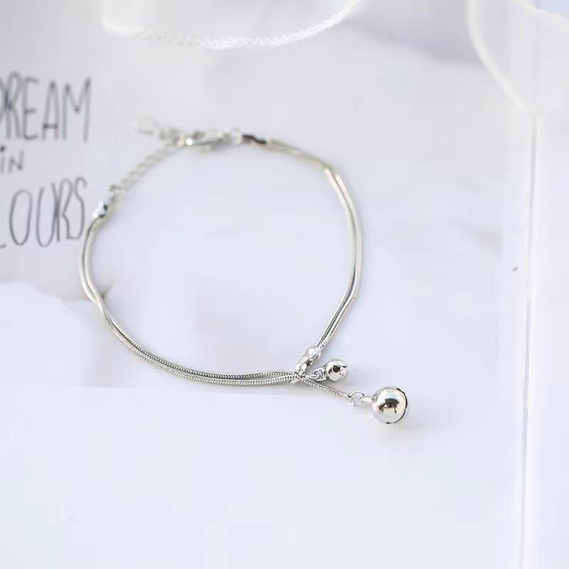 Простые элегантные двухслойные цепочки в виде змеи, небольшой кулон-колокольчик, браслеты из нержавеющей стали для женщин, темпераментные ювелирные изделия на запястье, женские