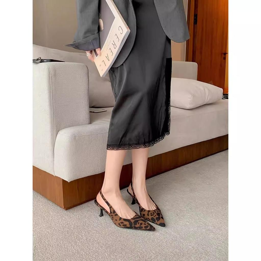 Виноград мать студия темперамент маленькая заостренная голова мелкий рот пустой элегантный два носить котенок высокие каблуки одиночные туфли женская весна