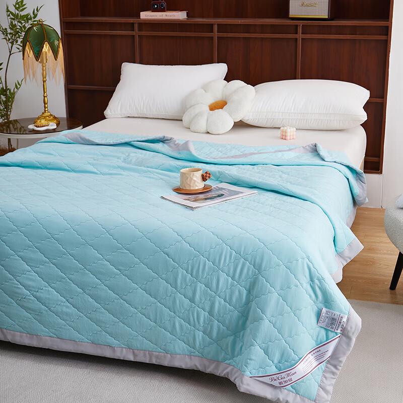 BGM Washed Embossed Summer Quilt