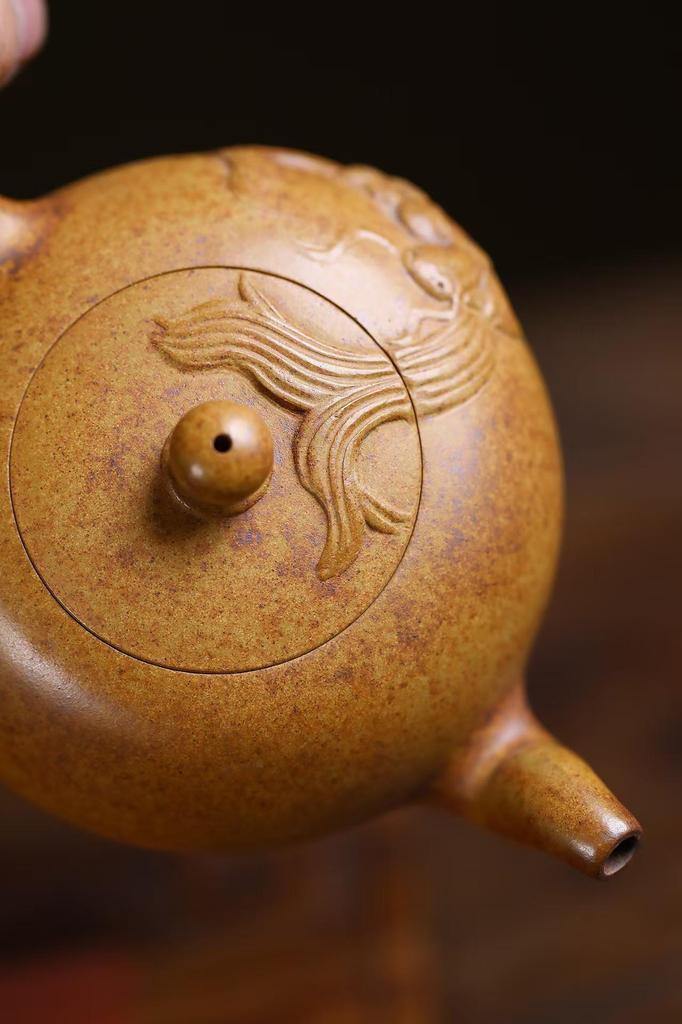 Auspicious Dragon Bone Gold Sand Yixing Zisha Teapot 340cc Large Capacity