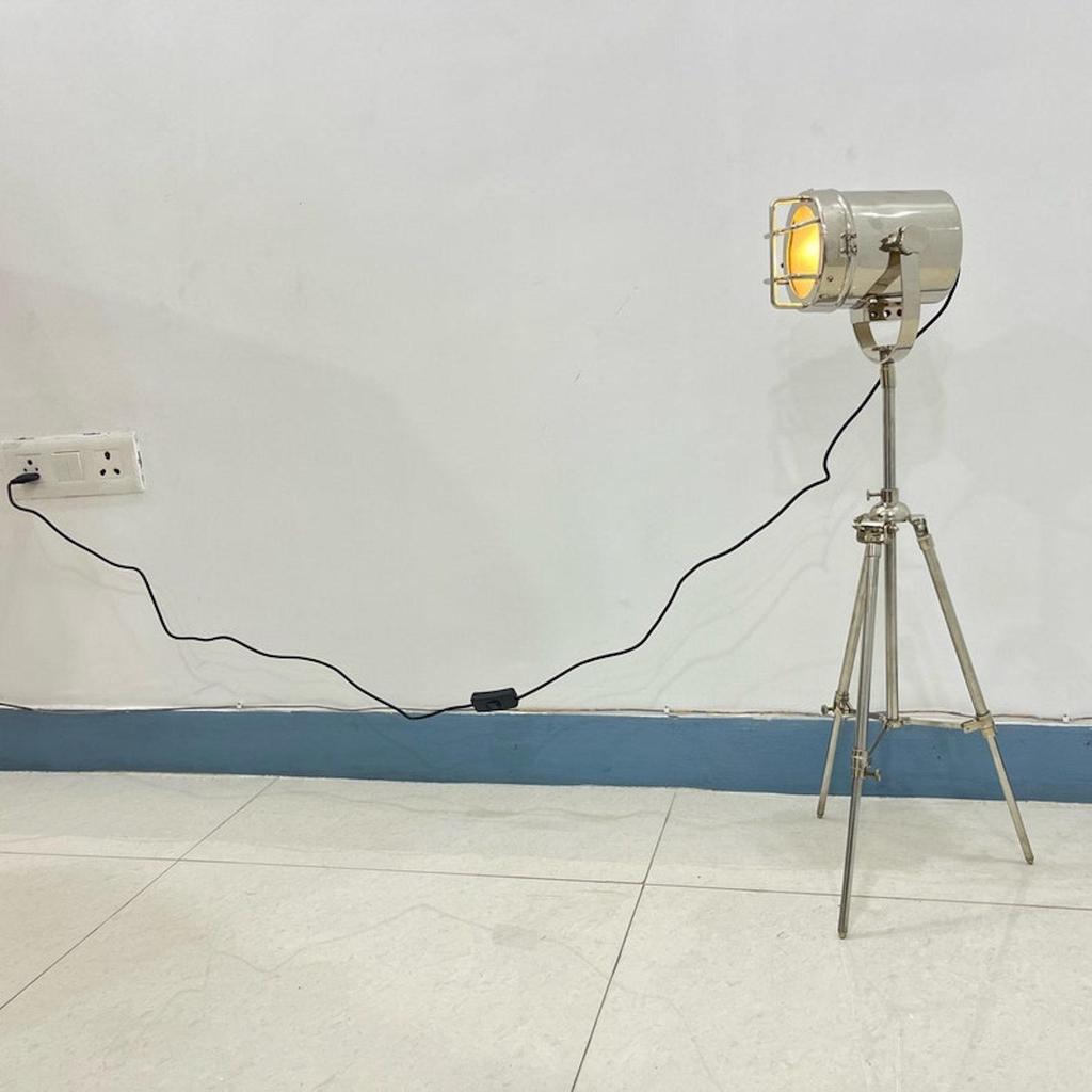 Настольная лампа-прожектор Декоративная хромированная отделка Прожектор Настольная подставка-тренога Домашний декор