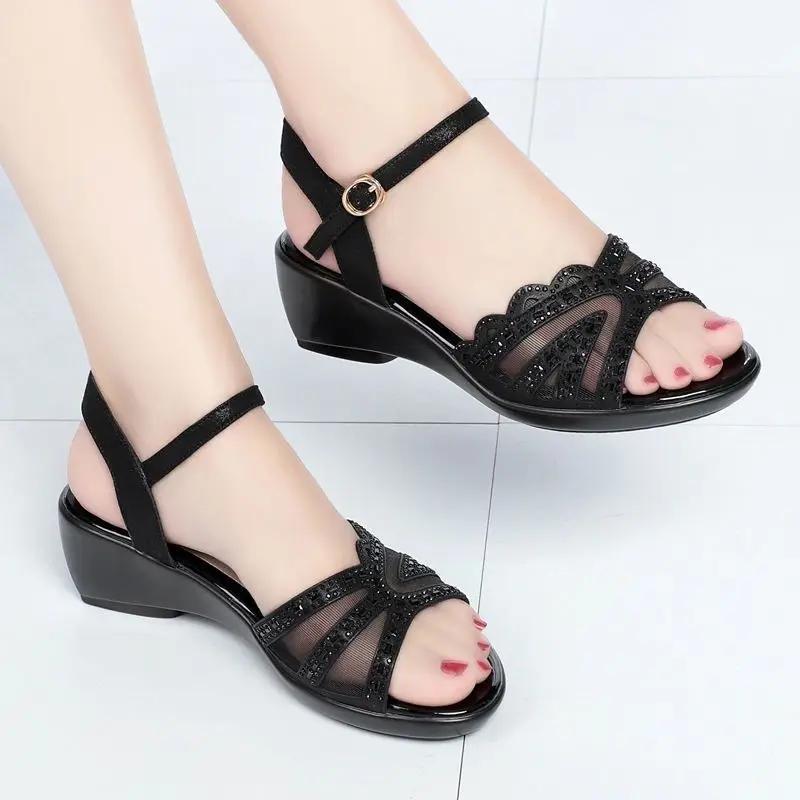 Buckles Women's Sandals With Medium Heels Sabot Ladies Shoes Summer 2024 Comfortable Wholesale Bulk Offer Footwear Luxury