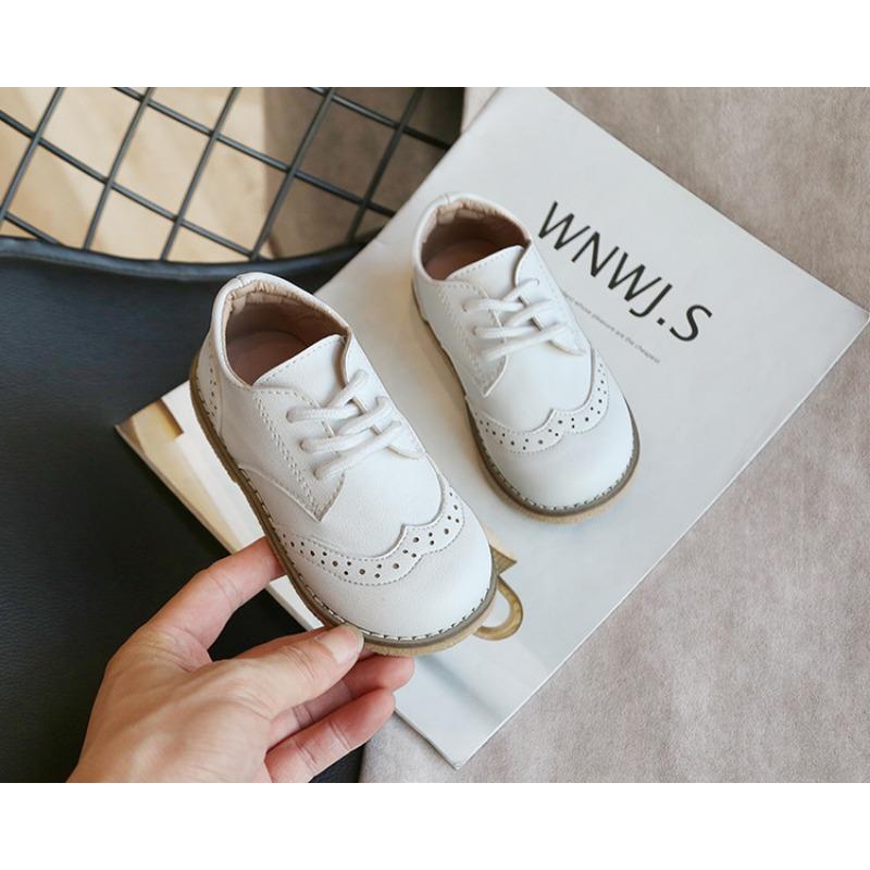 Кожаные туфли для мальчиков в британском стиле, весенние детские туфли на мягкой подошве, корейская версия, на шнуровке, для маленьких девочек, одинарные туфли