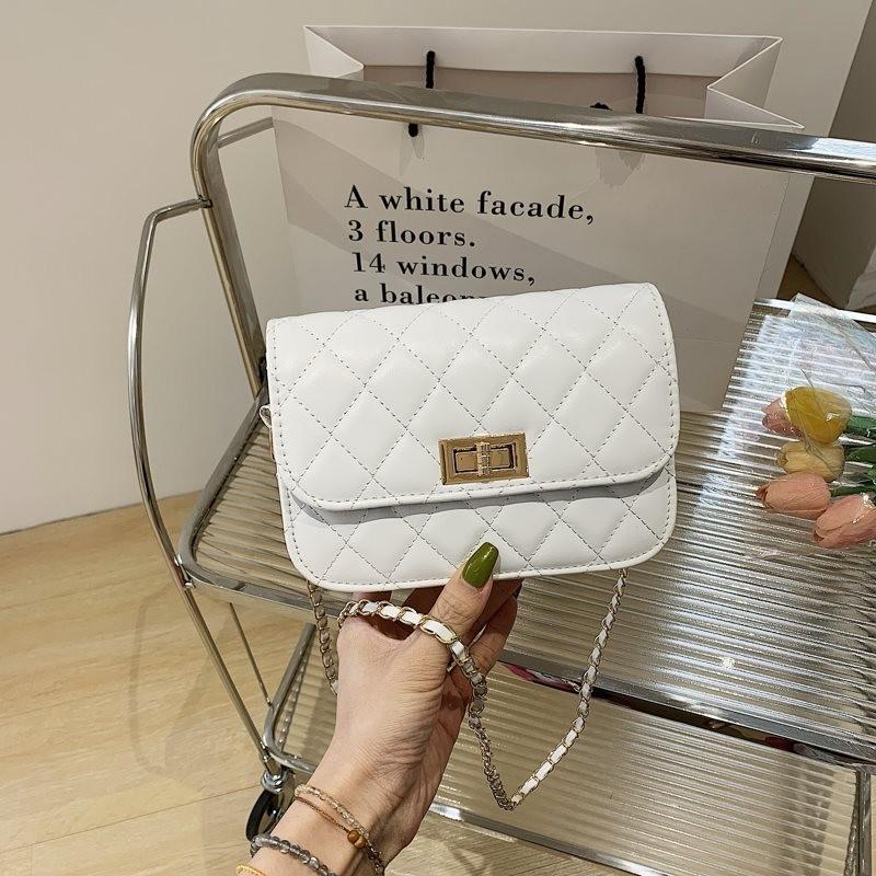 Stylish Chain Crossbody Bag For Women Vintage Checkered Design Soft Pu Leather