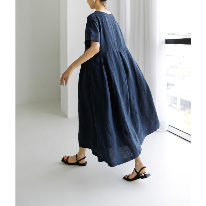 Платье выше колена с высокой талией. Повседневное платье-комбинация больших размеров.