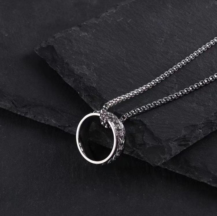 Men's Trendy Letter Necklace: Versatile Light Luxury Cuban Chain Choker