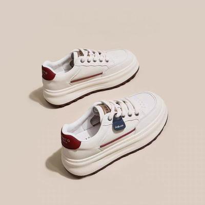 Кожаные белые туфли, женская обувь, весна и лето 2025, новые туфли на толстой подошве, увеличивающие рост, популярная универсальная обувь для спорта и отдыха