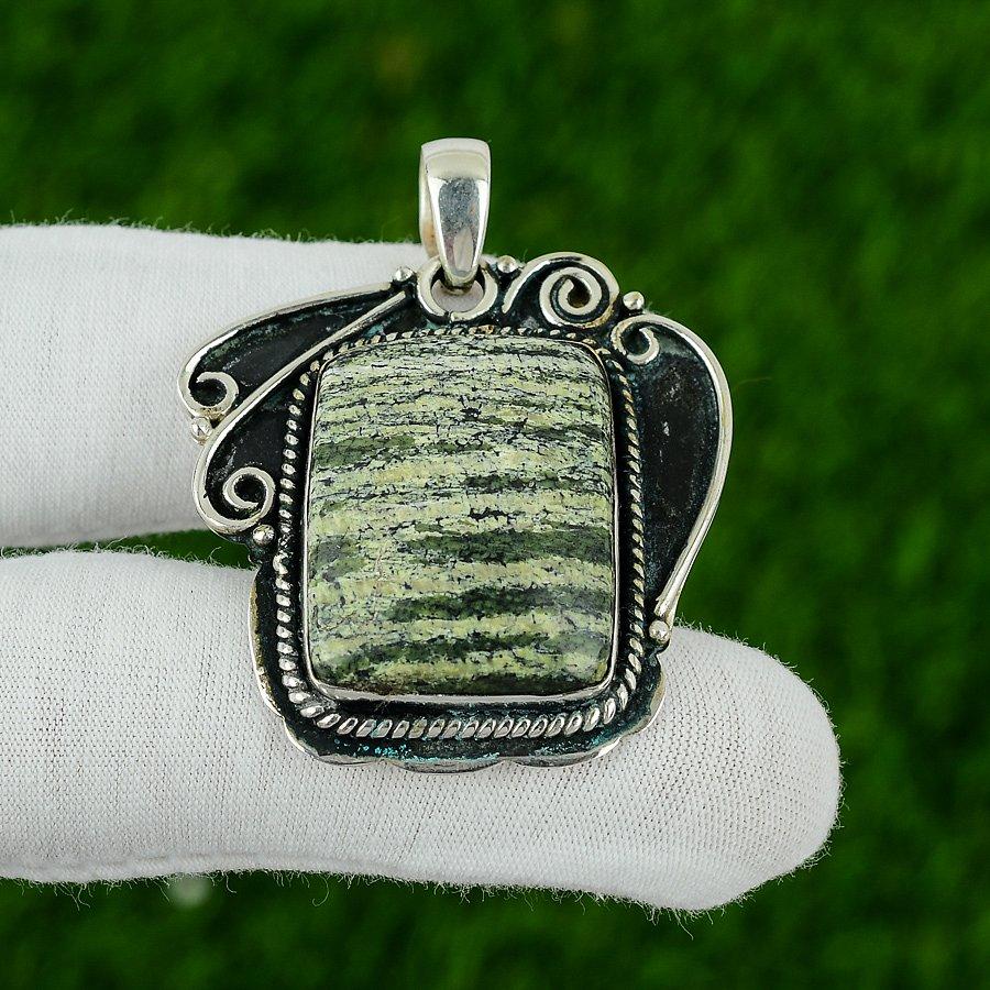 Юбилейный подарок для нее Подвеска с натуральным зеленым швейцарским опалом из серебра 925 пробы