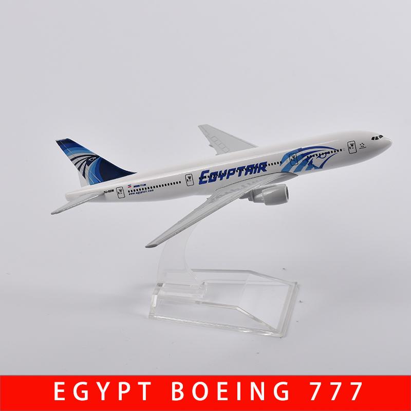 Модель египетского самолета Boeing 777 в масштабе 1/400 (16 см). Литая металлическая модель самолета.